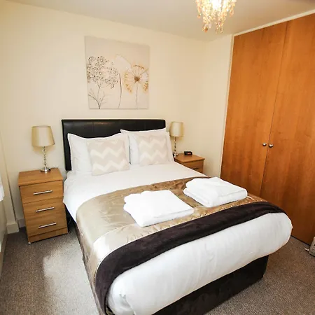 Hotel Your Hamilton Court *