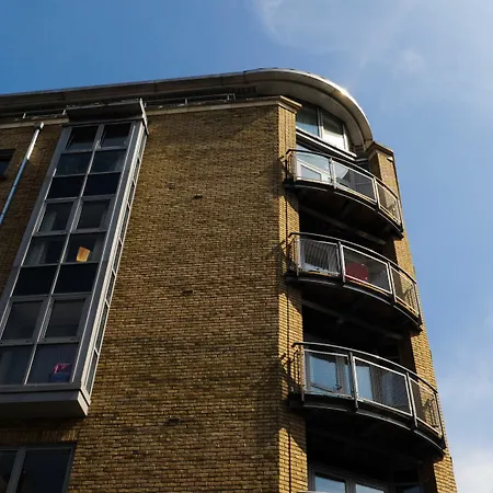 Hotel Your Hamilton Court