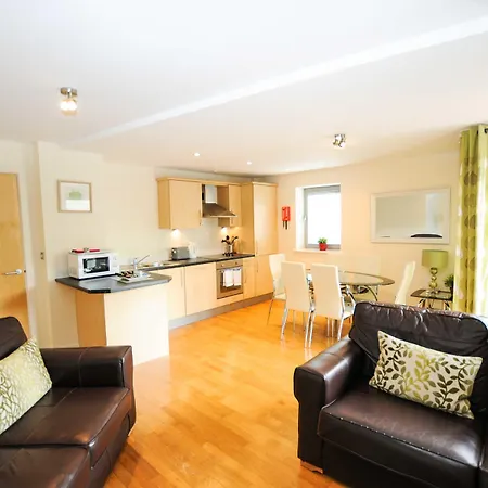 Your Hamilton Court * Bristol