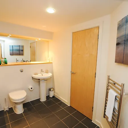 Hotel Your Hamilton Court *