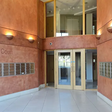 Your Hamilton Court * 布里斯托
