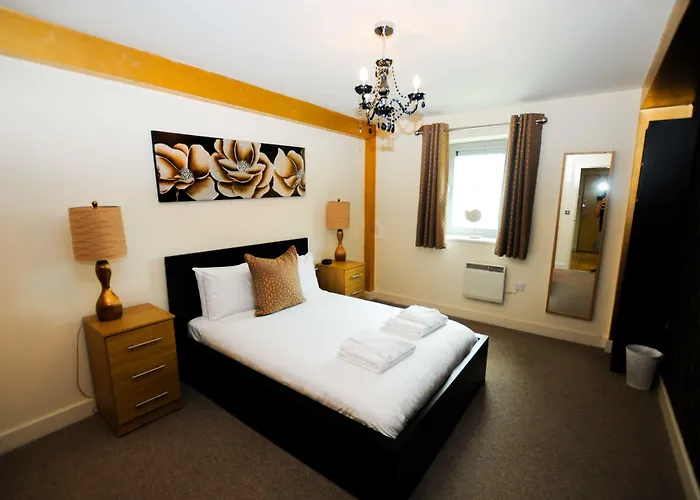 Your Hamilton Court * Bristol