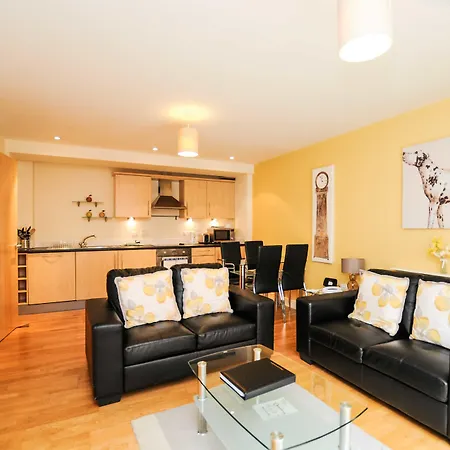 Hotel Your Hamilton Court *