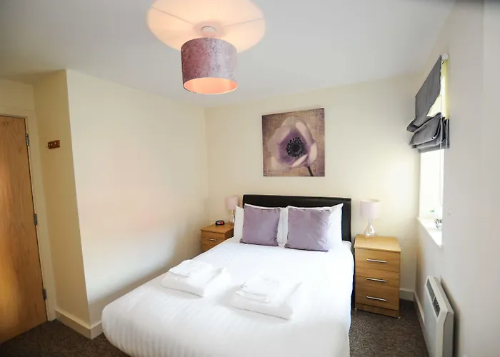 Hotel Your Hamilton Court *