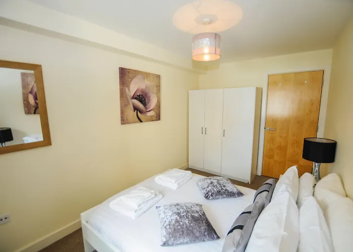 Your Hamilton Court * Bristol