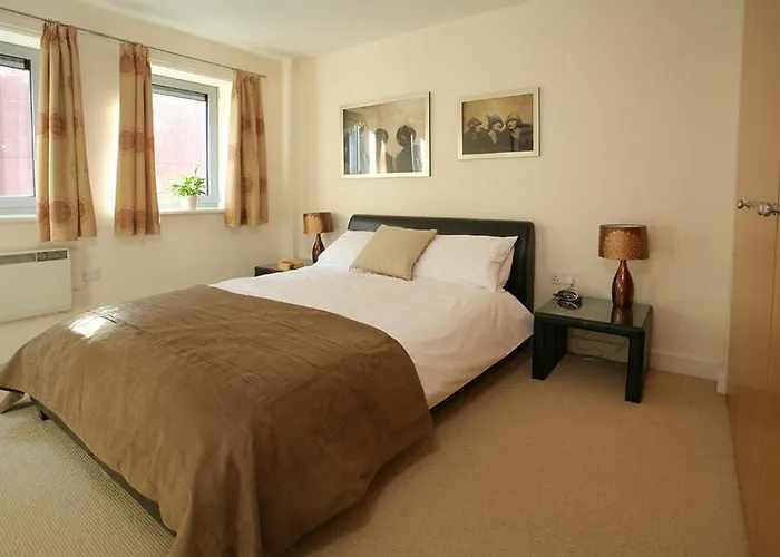 Hotel Your Hamilton Court